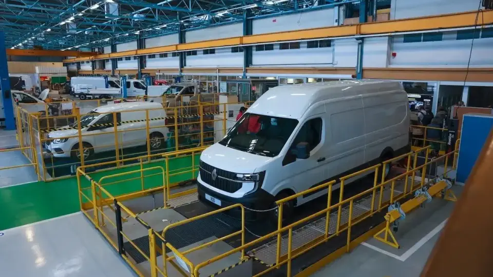 Тайните на надеждността: Renault показва как измъчва своите ванове