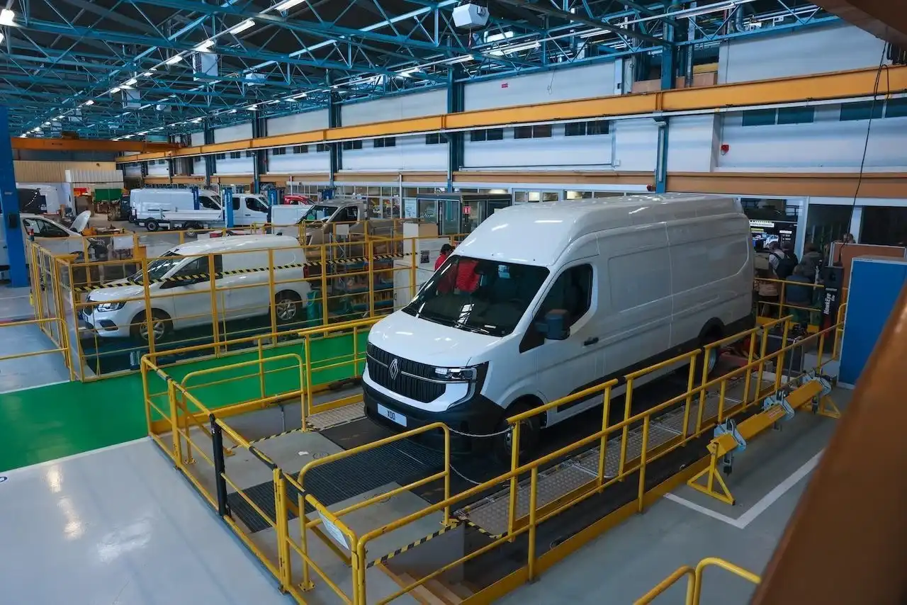 Тайните на надеждността: Renault показва как измъчва своите ванове