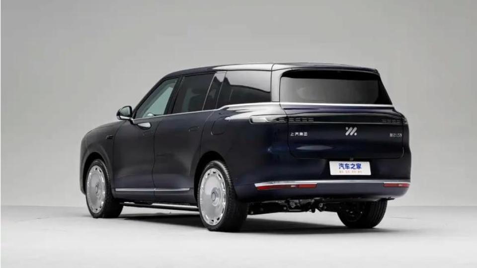 Този нов кросоувър има богато оборудване, голям пробег и... душ в багажника Снимки