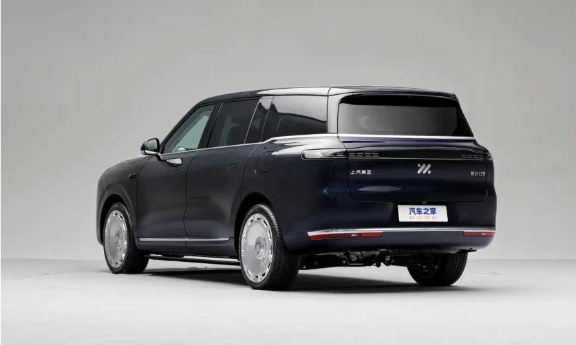 Този нов кросоувър има богато оборудване, голям пробег и... душ в багажника Снимки