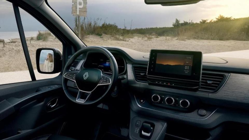 Пуснаха уникален вариант на Renault Escapade, превърнат е в достъпен дом на колела Снимки