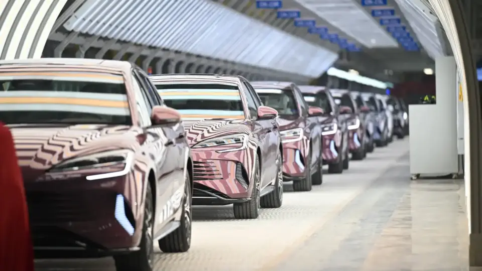 Китай е увеличил производството на превозни средства с алтернативно задвижване с една трета от началото на годината