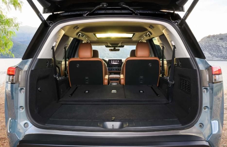 Новият Nissan Pathfinder се отличава с модерни технологии и свежи дизайнерски решения Снимки