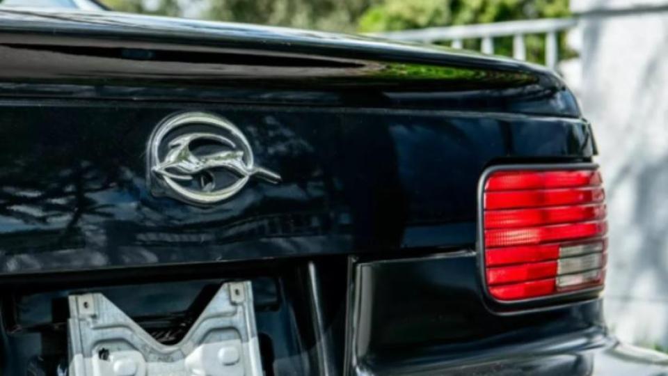 Намериха Chevrolet Impala от 1996 г. в идеално състояние и почти без пробегСнимки