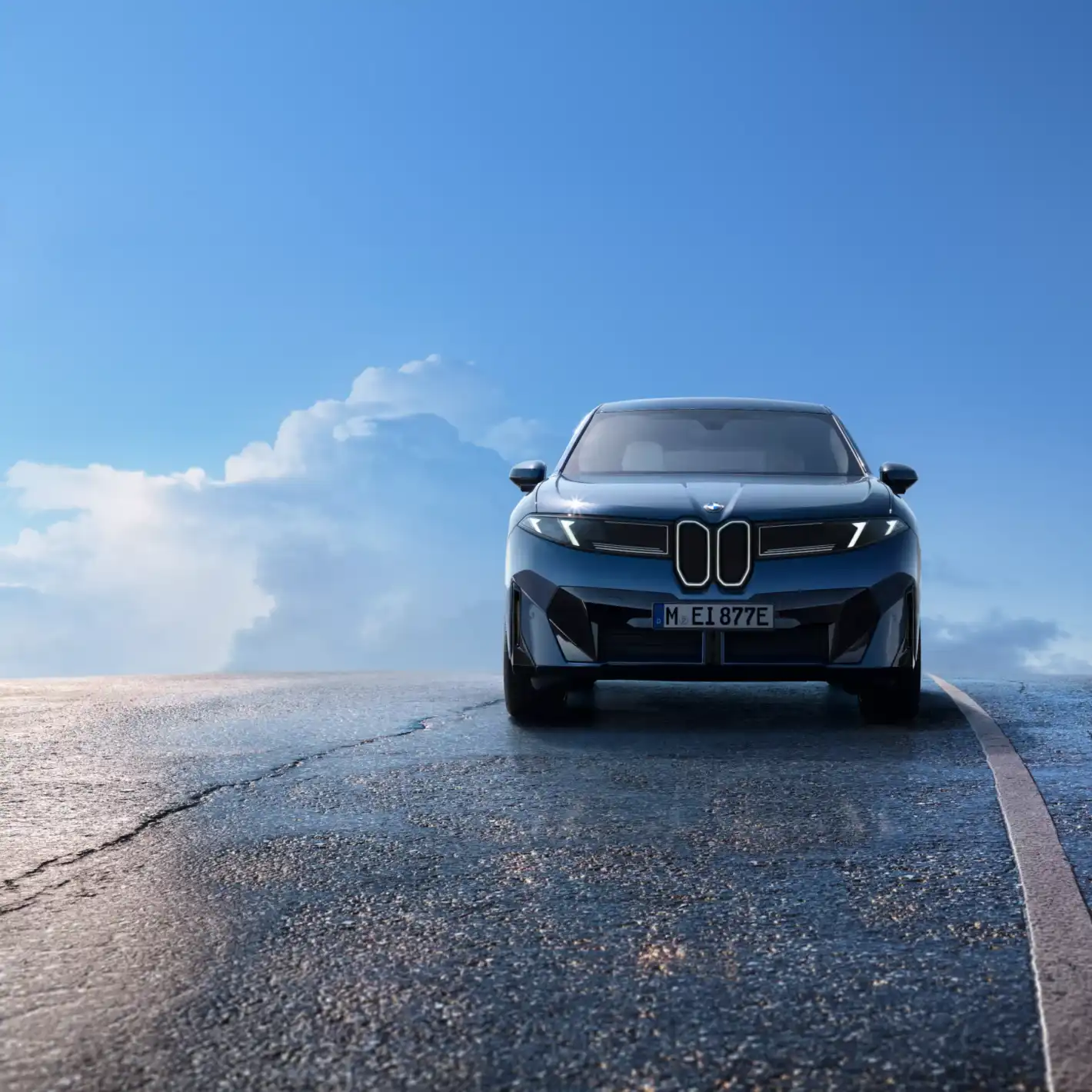 Колко километра ще изминава новото BMW на ток с едно зареждане Видео