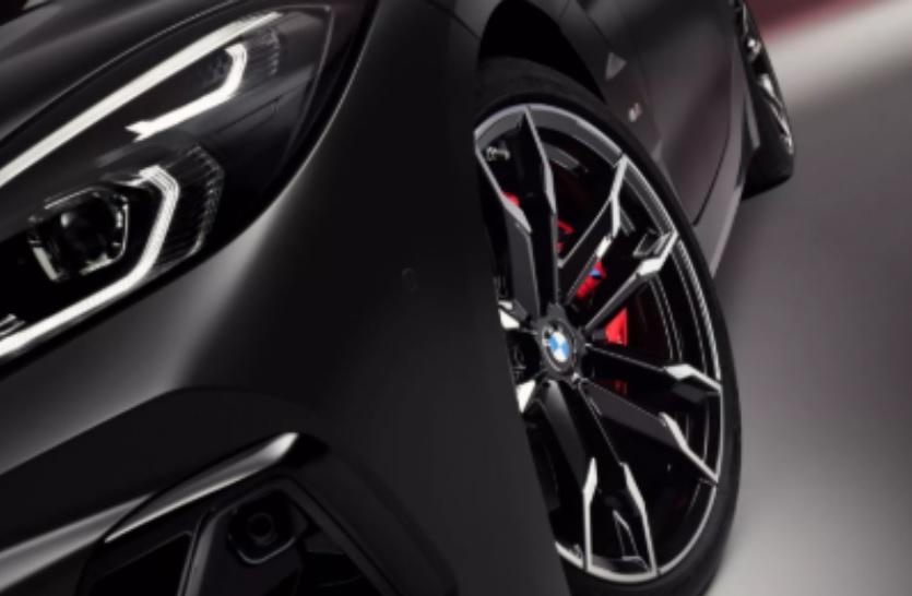 BMW спира производството на известен спортен модел, представиха версия за сбогуване Снимки
