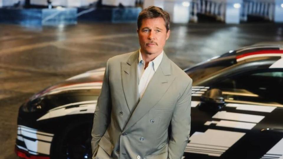 Пилот от F1 и Брад Пит показаха бъдещия Mercedes-AMG Видео