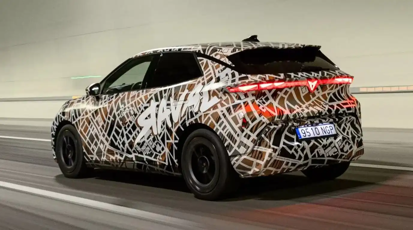 Най-евтиният електрически автомобил SEAT вече е готов Снимки