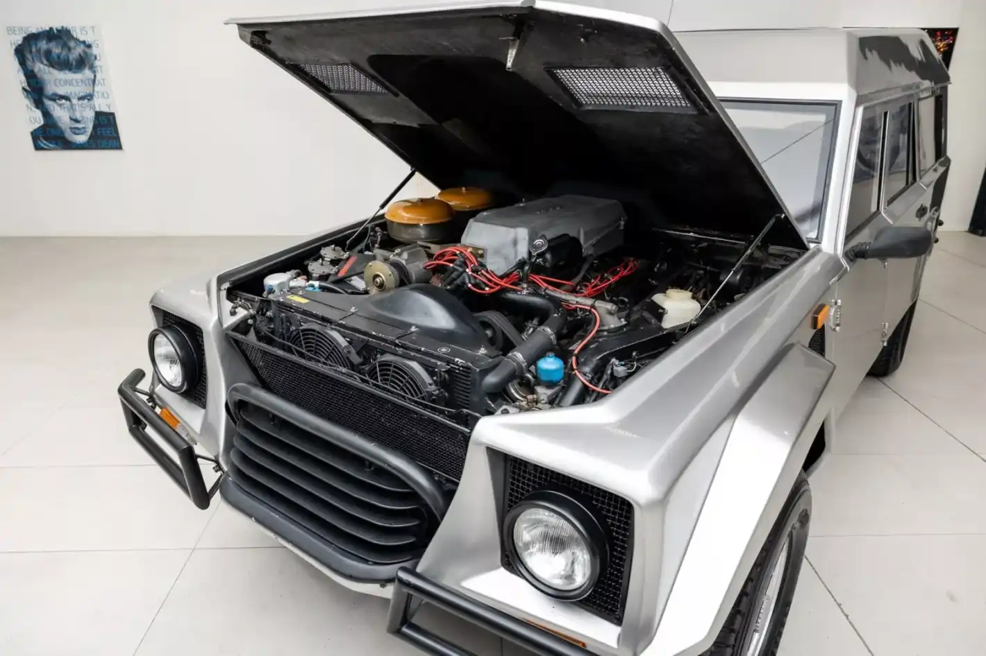 Продава се уникалния SUV Lamborghini на султана на Бруней