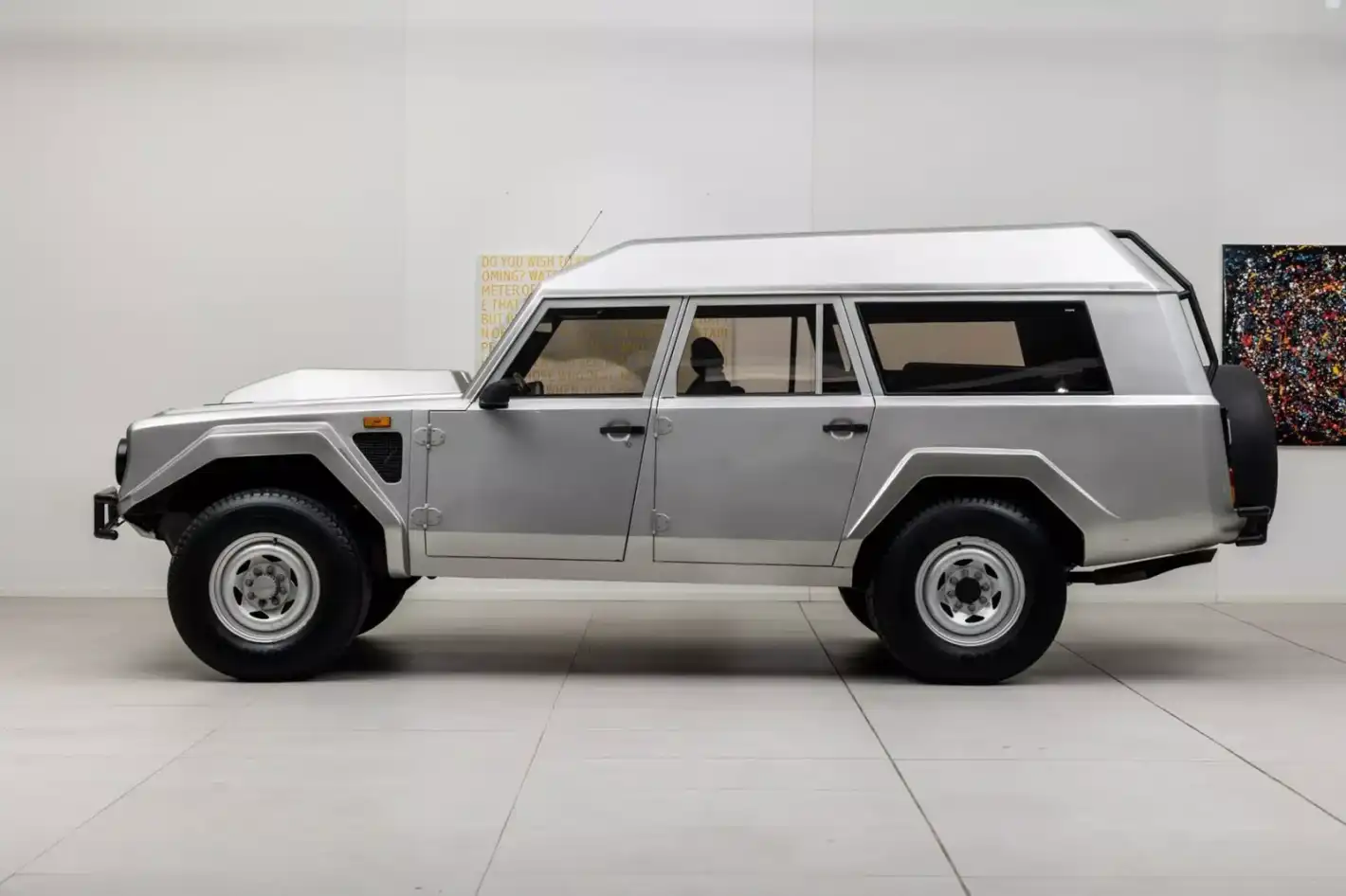 Продава се уникалния SUV Lamborghini на султана на Бруней