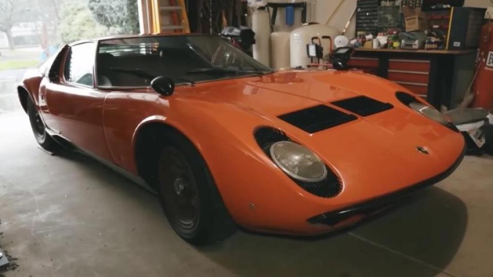 Мъж откри изгубения преди много време автомобил на своя баща Видео