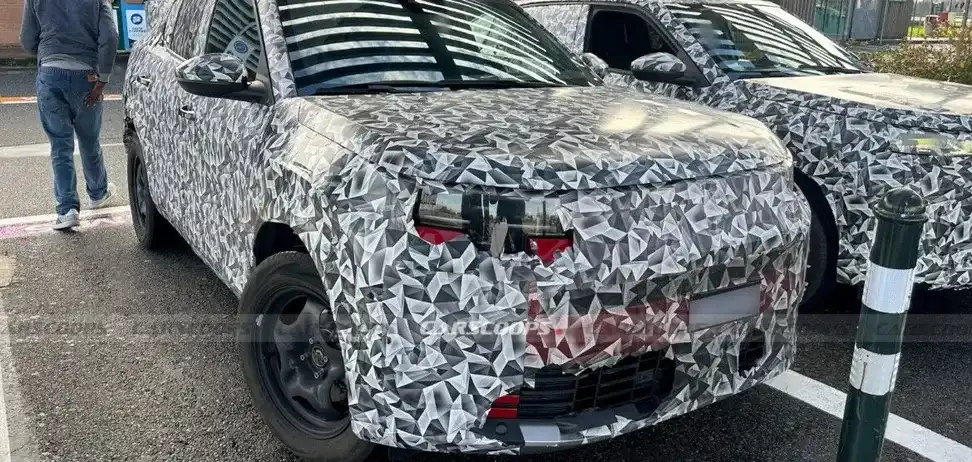 Новият бюджетен кросоувър на Fiat беше показан на снимки