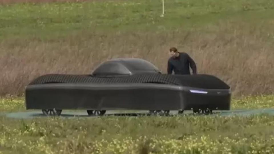 Вижте какво представлява първият в света летящ автомобил Видео