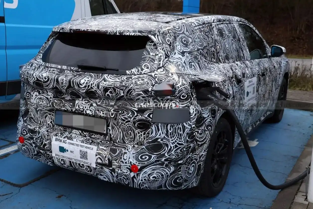 Как ще изглежда най-евтиният електрически кросоувър на BMW?