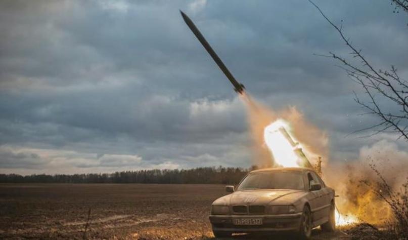 Украинските сили трансформираха автомобил в ракетна установка Снимки