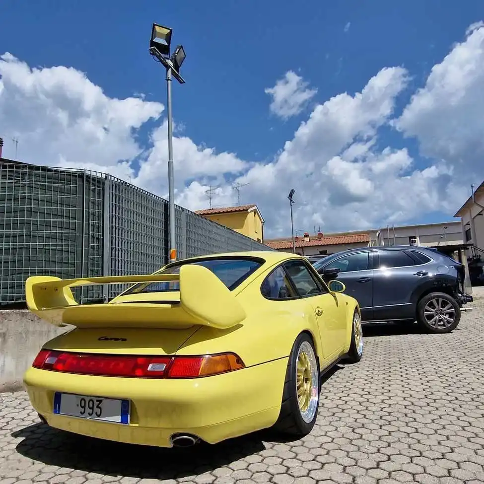 Porsche 911 прекара четири години на дъното на река - как изглежда сега? Снимки