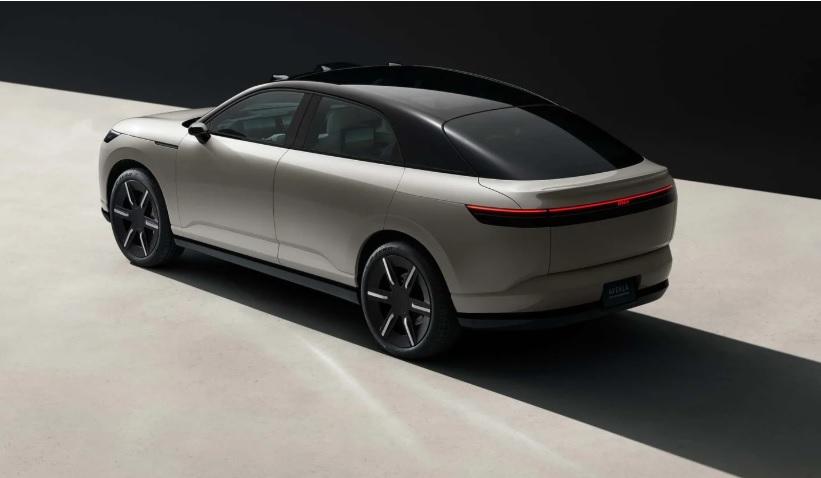 Показаха първия кросоувър Sony, има изкуствен интелект и PlayStation Видео