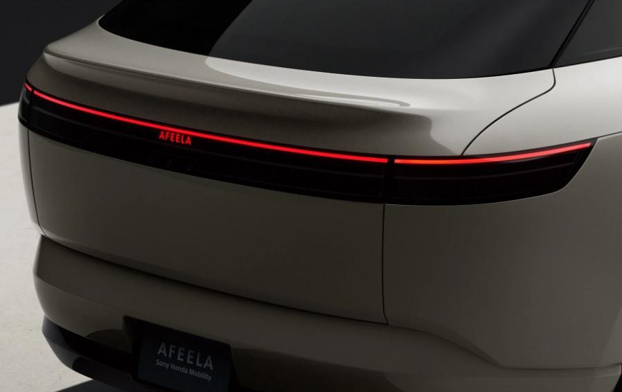 Показаха първия кросоувър Sony, има изкуствен интелект и PlayStation Видео