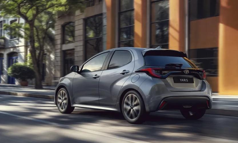Иновативни решения: Toyota показа новото поколение на Yaris Снимки