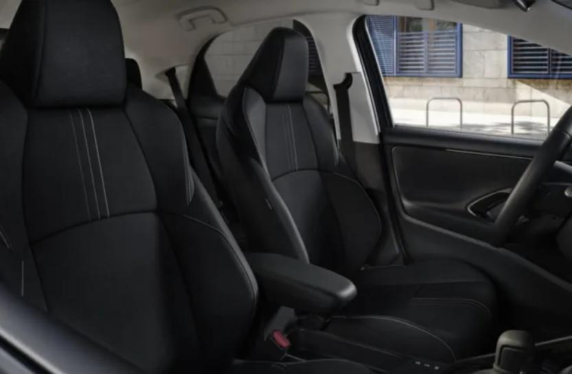 Иновативни решения: Toyota показа новото поколение на Yaris Снимки
