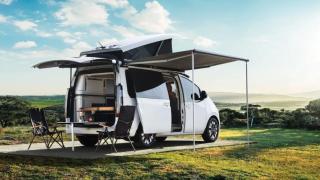 Превърнаха Hyundai Staria в уютен дом на колела, ето какво е оборудването Снимки