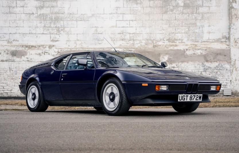 Продава се редкият спортен автомобил на Роджър Уотърс Снимки