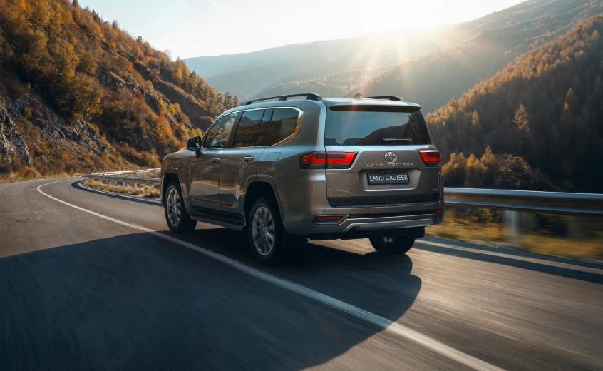 Пускат на пазара най-мощния Toyota Land Cruiser, ето какво представлява Снимки