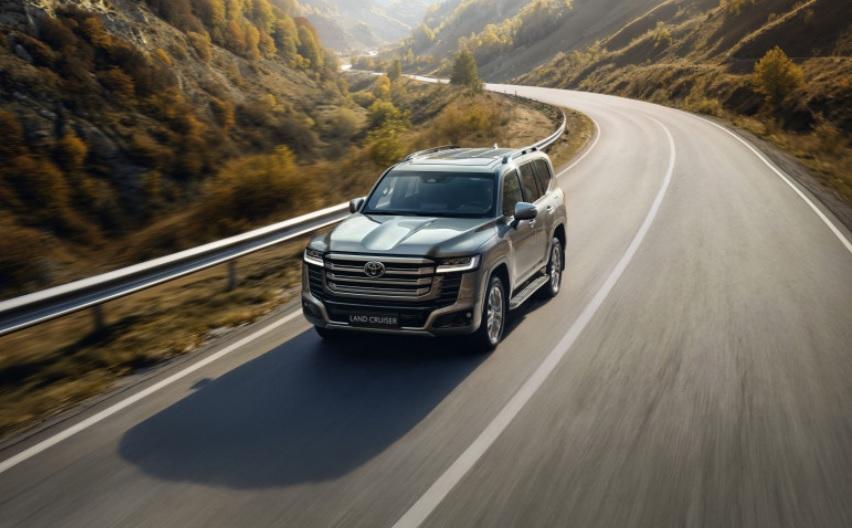 Пускат на пазара най-мощния Toyota Land Cruiser, ето какво представлява Снимки