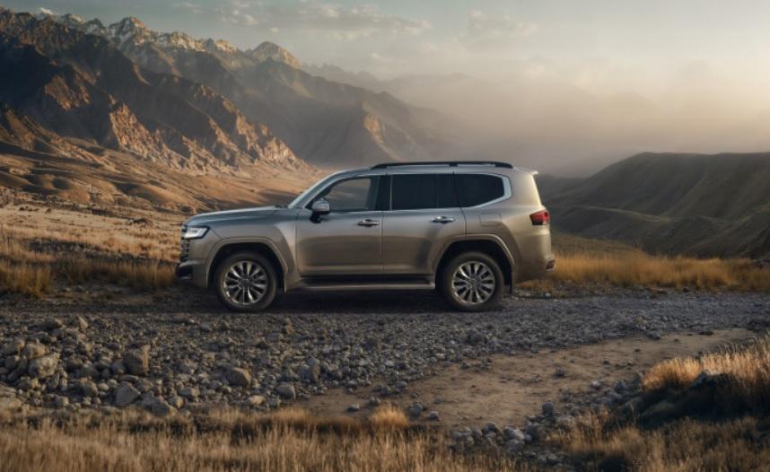 Пускат на пазара най-мощния Toyota Land Cruiser, ето какво представлява Снимки