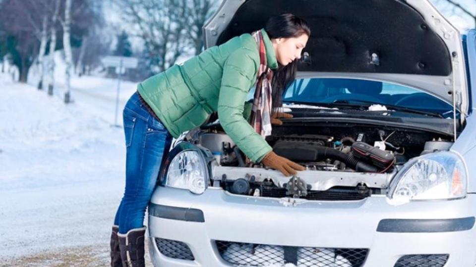 Какво да направите, за да стартирате двигателя на автомобила си през зимата