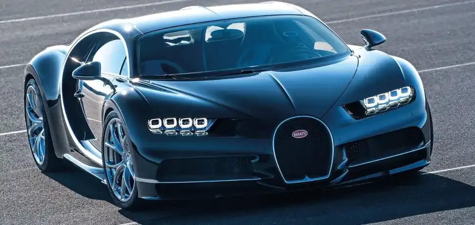 Суперкола Bugatti с пробег на ширпотреба смая мрежата