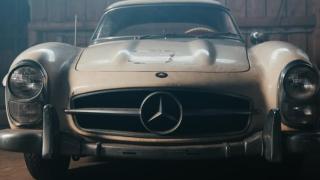 Вижте как BMW и Porsche честитиха годишнината на Mercedes Снимки