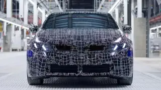 BMW представи официално най-евтиния си електрически седан