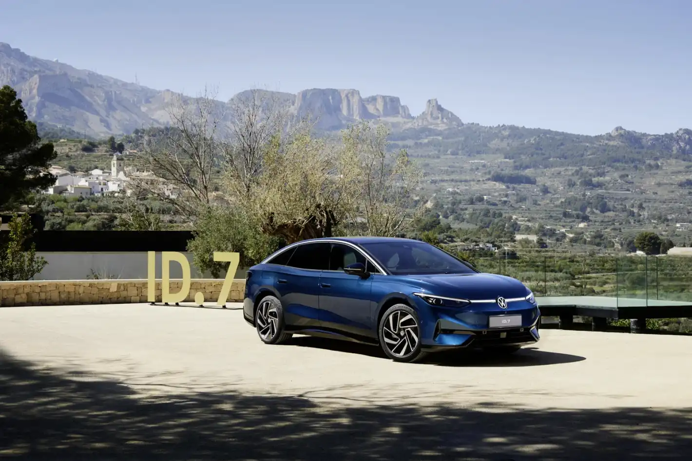 Tesla губи Европа: Volkswagen поема лидерството на пазара на електромобили