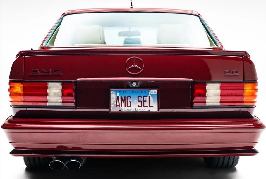 Пуснаха за продажба рядък и уникален уникален Mercedes от 80-те години Снимки