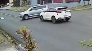 Собственик на Toyota RAV4 направи серия от инциденти заради неуспешна маневра