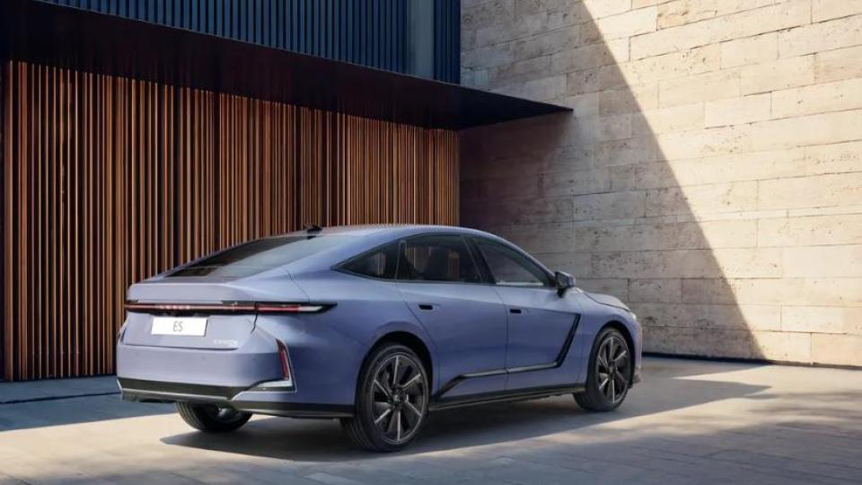 Показаха новия Lexus ES, вече е електрически Снимки