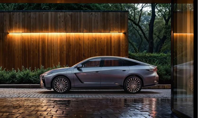 Показаха новия Lexus ES, вече е електрически Снимки