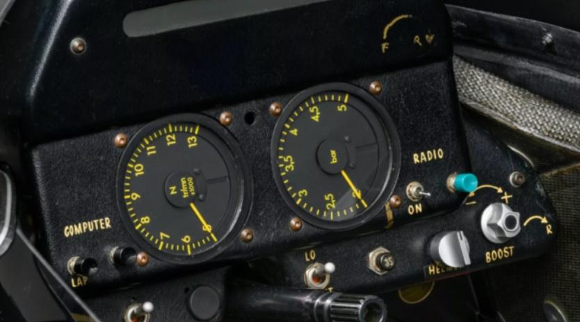 Пуснаха за продажба болид на легендарния Айртон Сена Снимки