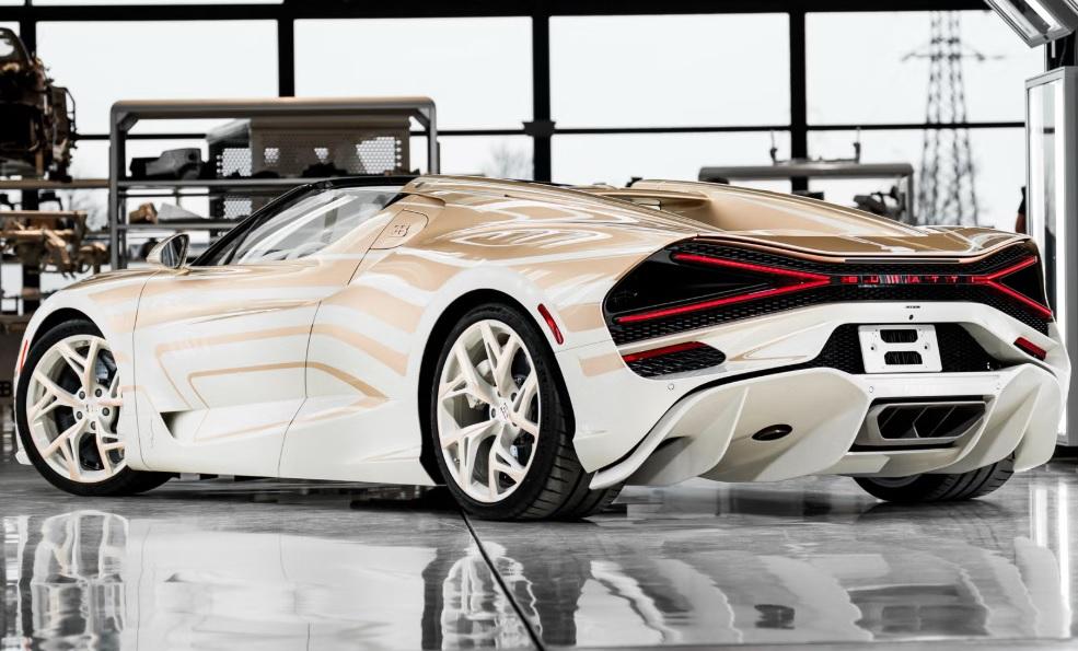 Bugatti показа „La Perle Rare“, която разширява границите на автомобилната персонализация Снимки