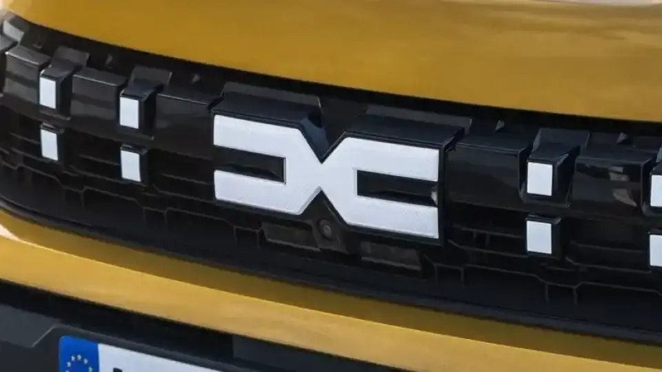 Вместо Renault Megane, Dacia създаде нов достъпен модел