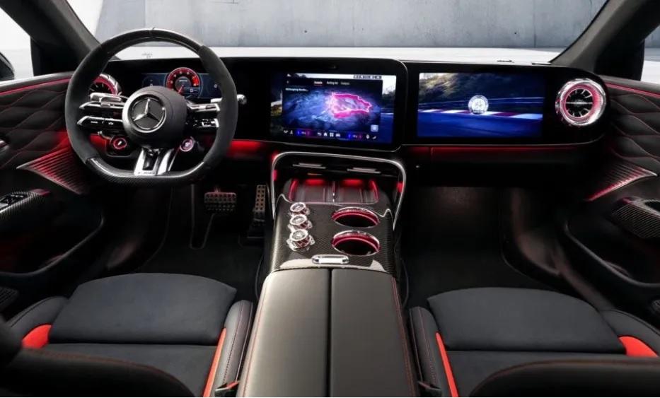 Mercedes-Benz разсекрети салона на суперколата си AMG GT Снимки
