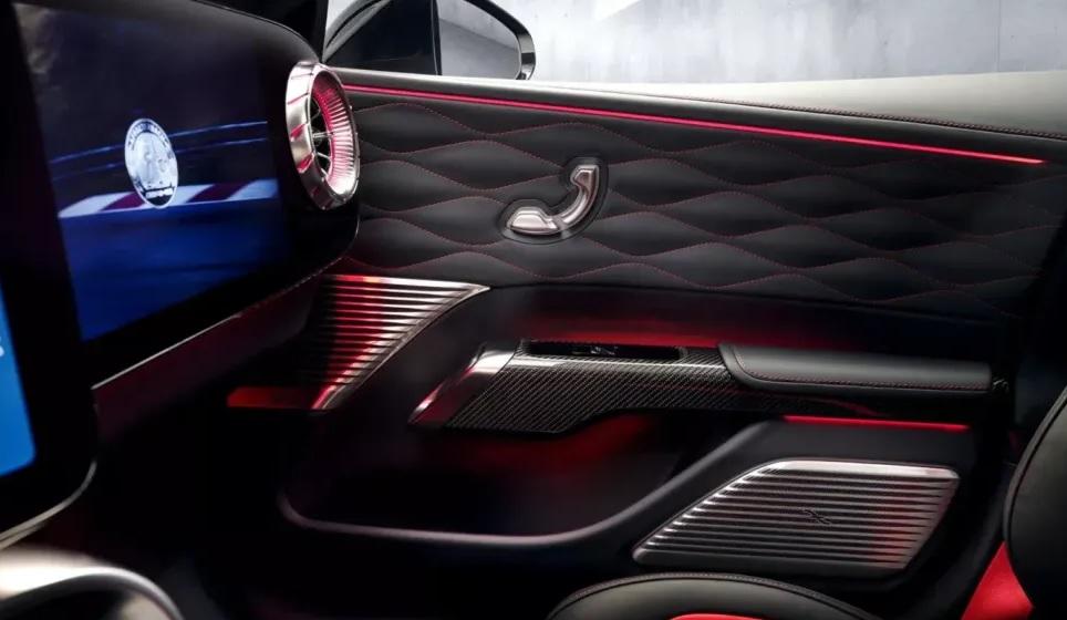 Mercedes-Benz разсекрети салона на суперколата си AMG GT Снимки