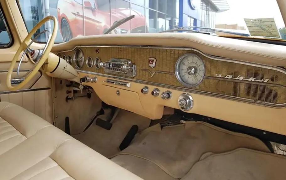 "Чайка" от 1972 г. в перфектно състояние се продава за 100 000 долара