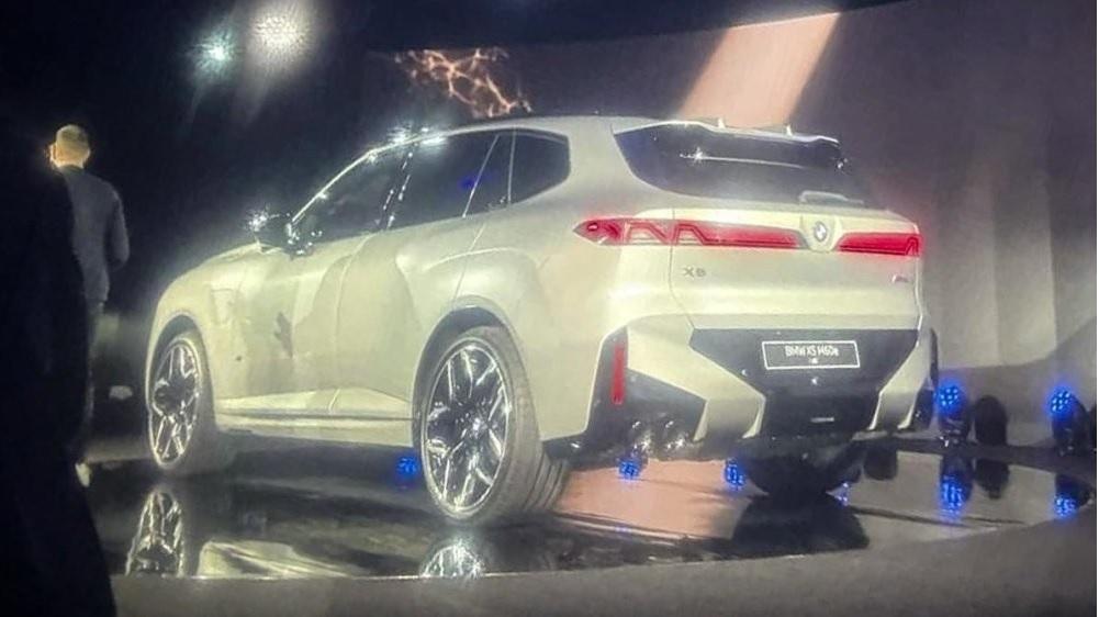 Първи снимки на новия BMW X5, направени на закрита презентация