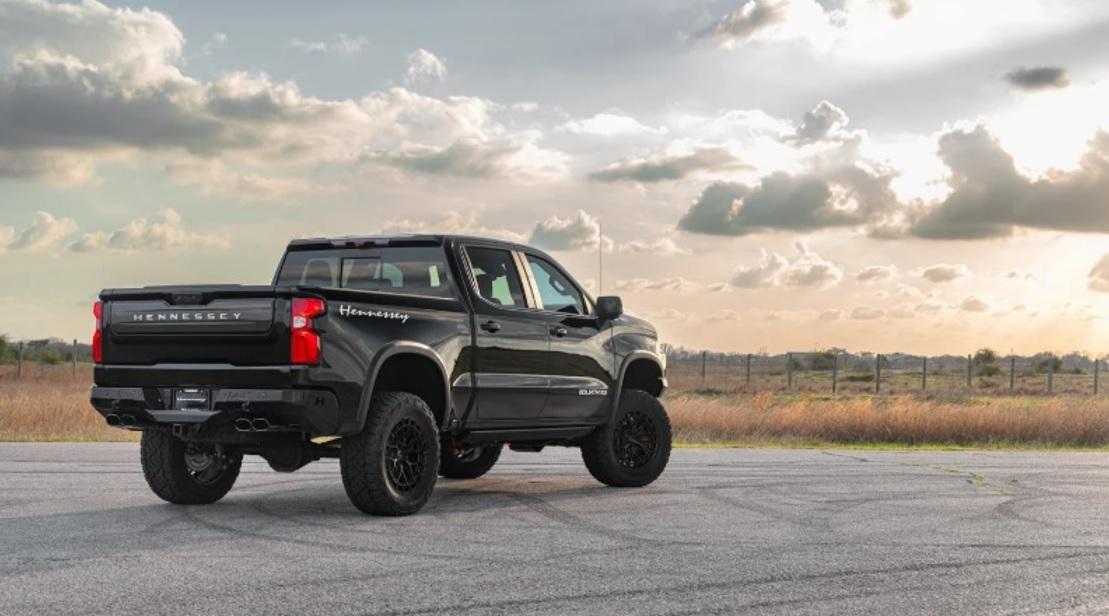 Chevrolet Goliath 700 предизвиква Ram TRX и Ford Raptor Снимки