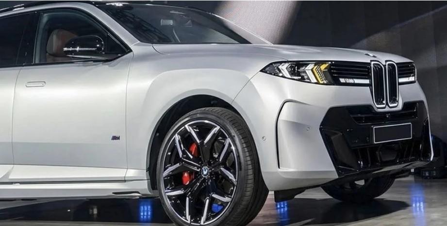 Първи снимки на новия BMW X5, направени на закрита презентация