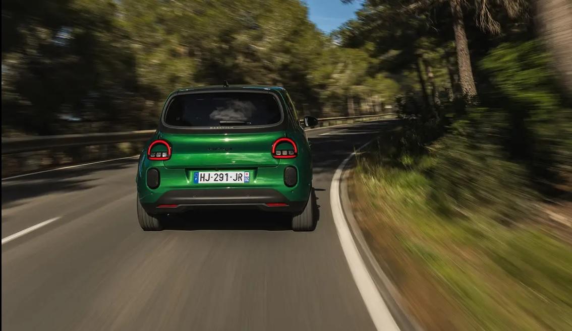 Новият Renault Twingo E-Tech променя правилата в сегмента на компактните автомобили