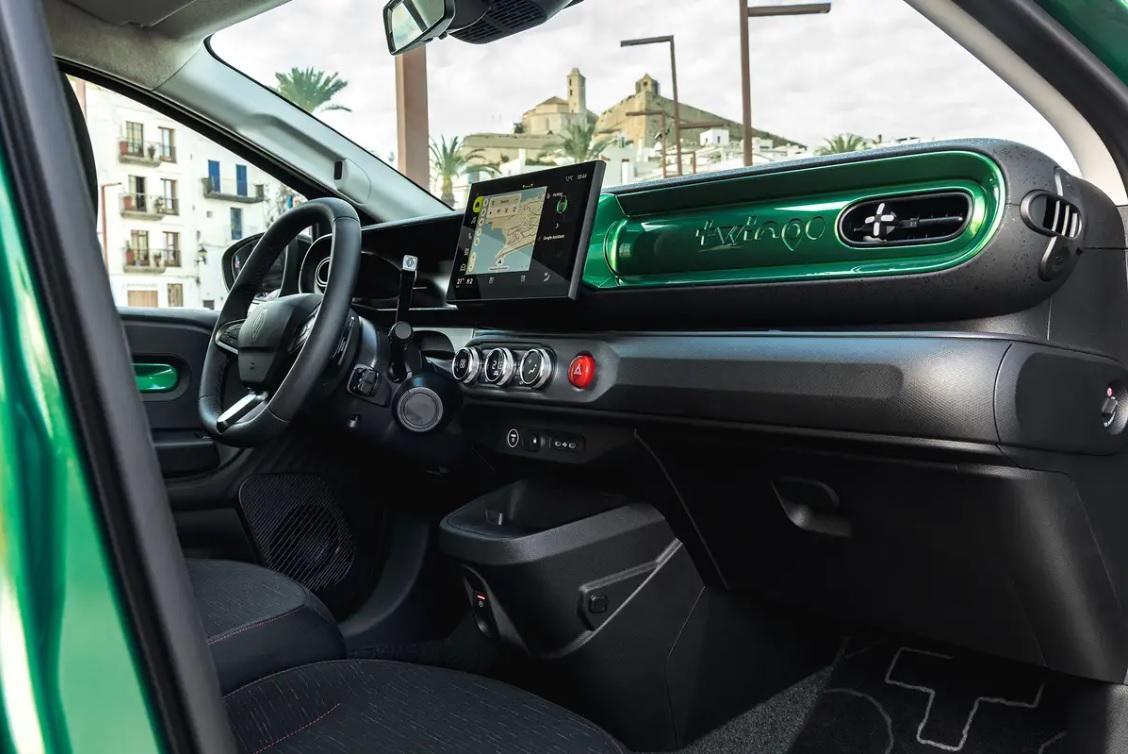Новият Renault Twingo E-Tech променя правилата в сегмента на компактните автомобили