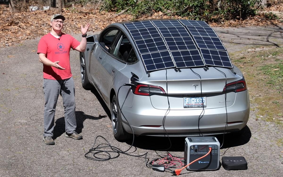 Американец постави слънчеви панели на Tesla и тества дали това ще увеличи пробега ѝ